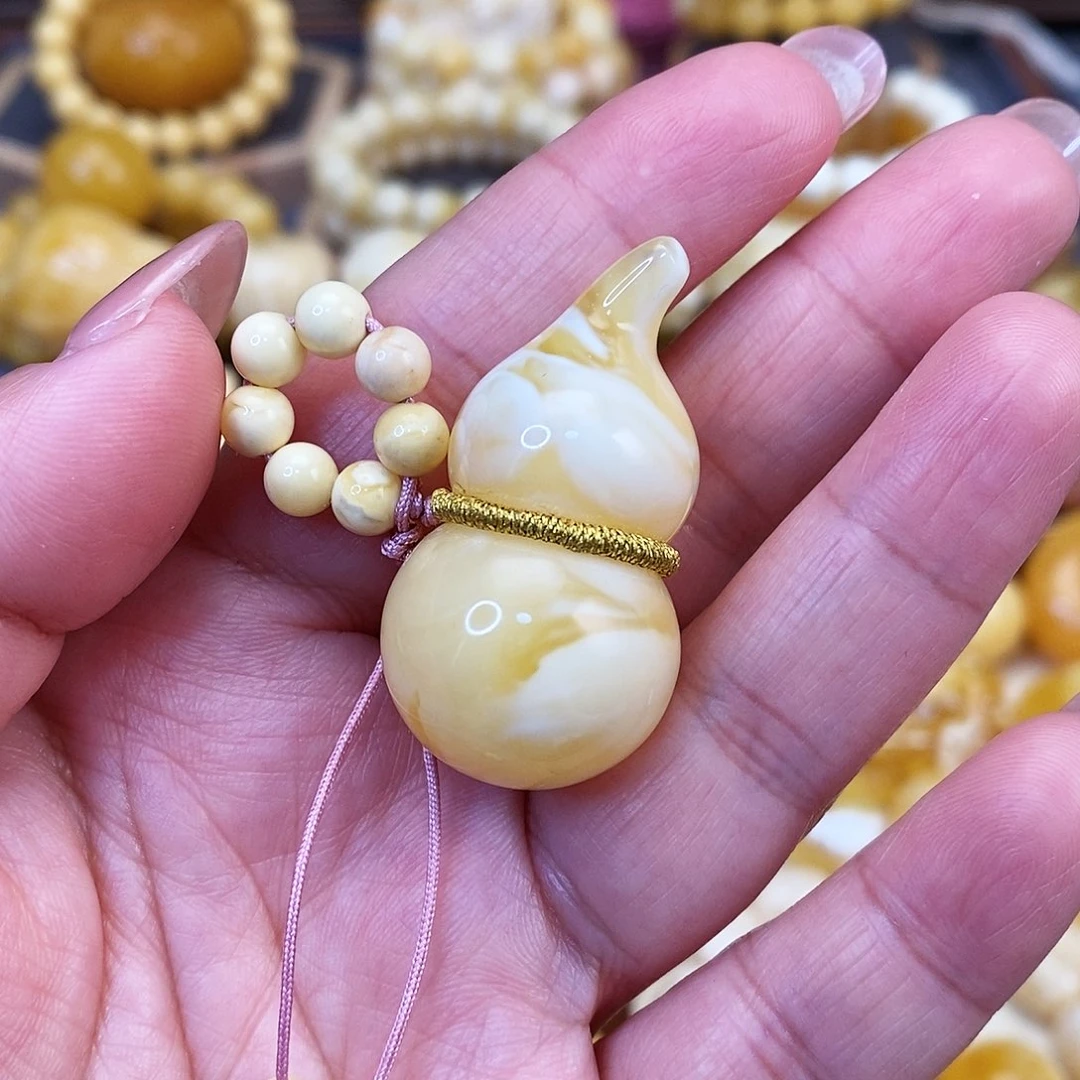 【闪购商品】蜜蜡裸石未镶嵌葫芦