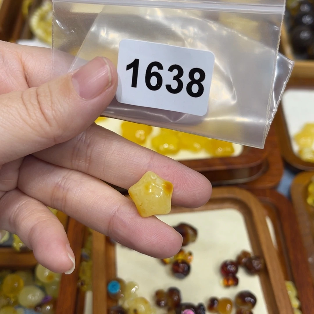 琥珀珠宝奇石未镶嵌