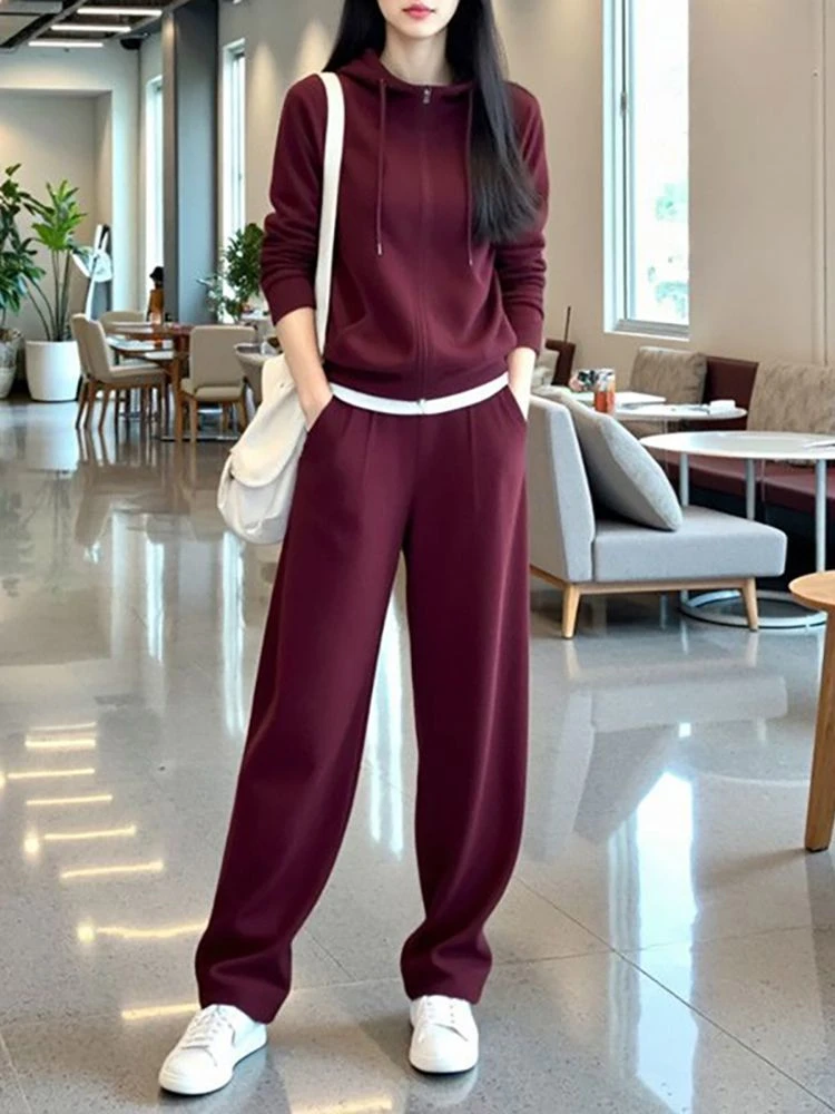 2025年秋季新款两件套气质减龄酒红色卫衣阔腿裤休闲时尚套装女装