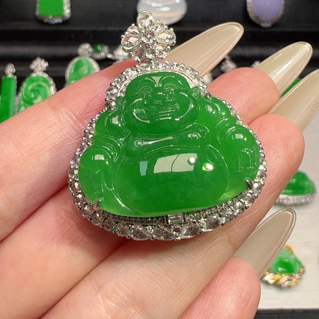 颈饰18K金镶嵌翡翠