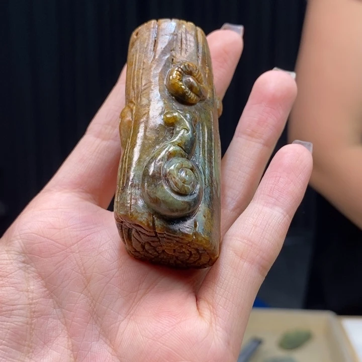 岫岩河磨玉（透闪石质玉）颈饰未镶嵌
