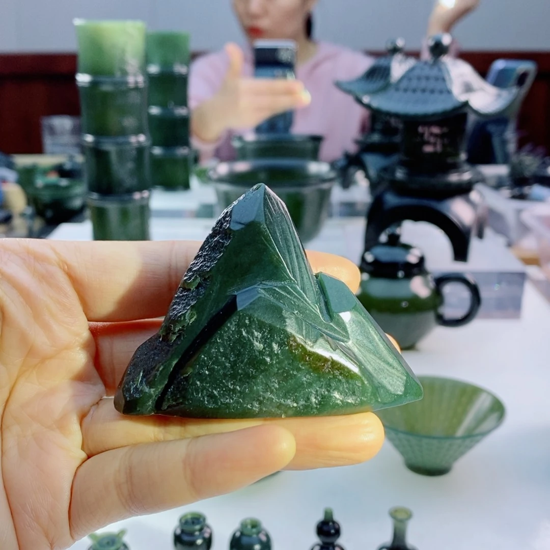 未镶嵌和田玉摆件