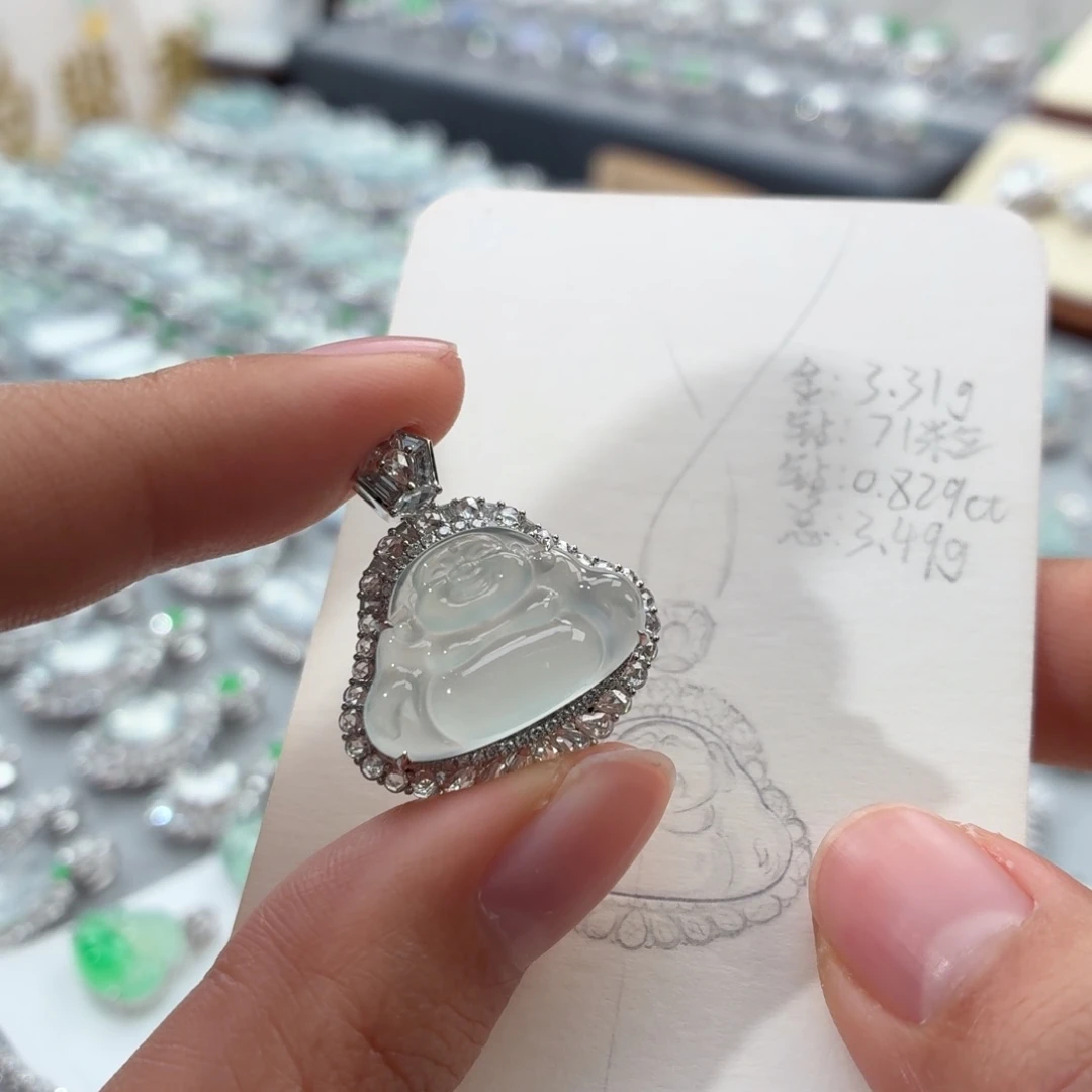 翡翠18K金镶嵌颈饰