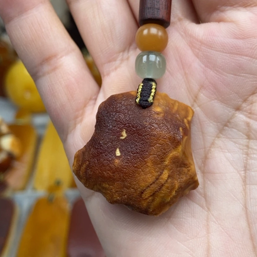 【闪购商品】琥珀颈饰未镶嵌