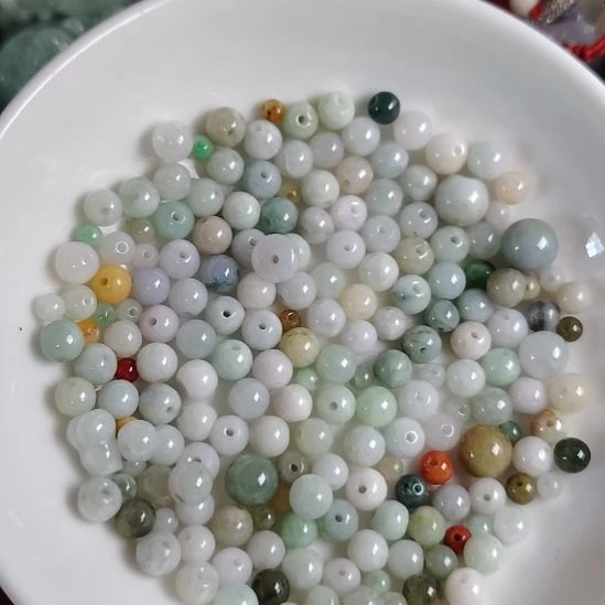 翡翠未镶嵌颈饰珠子一碗