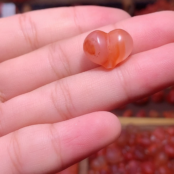 南红玛瑙未镶嵌南红屁桃1054