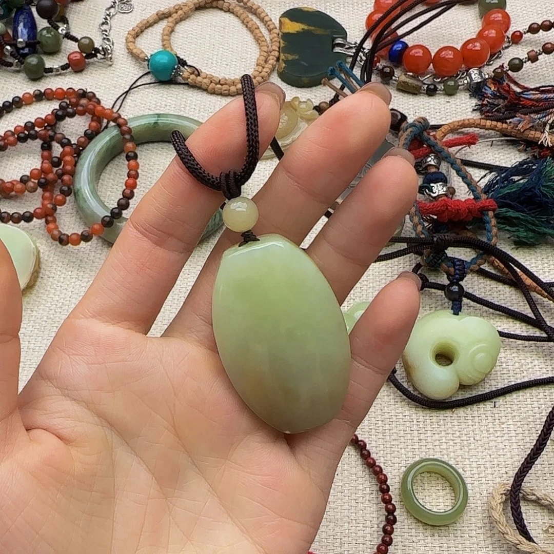 和田玉（糖玉）未镶嵌颈饰丹*