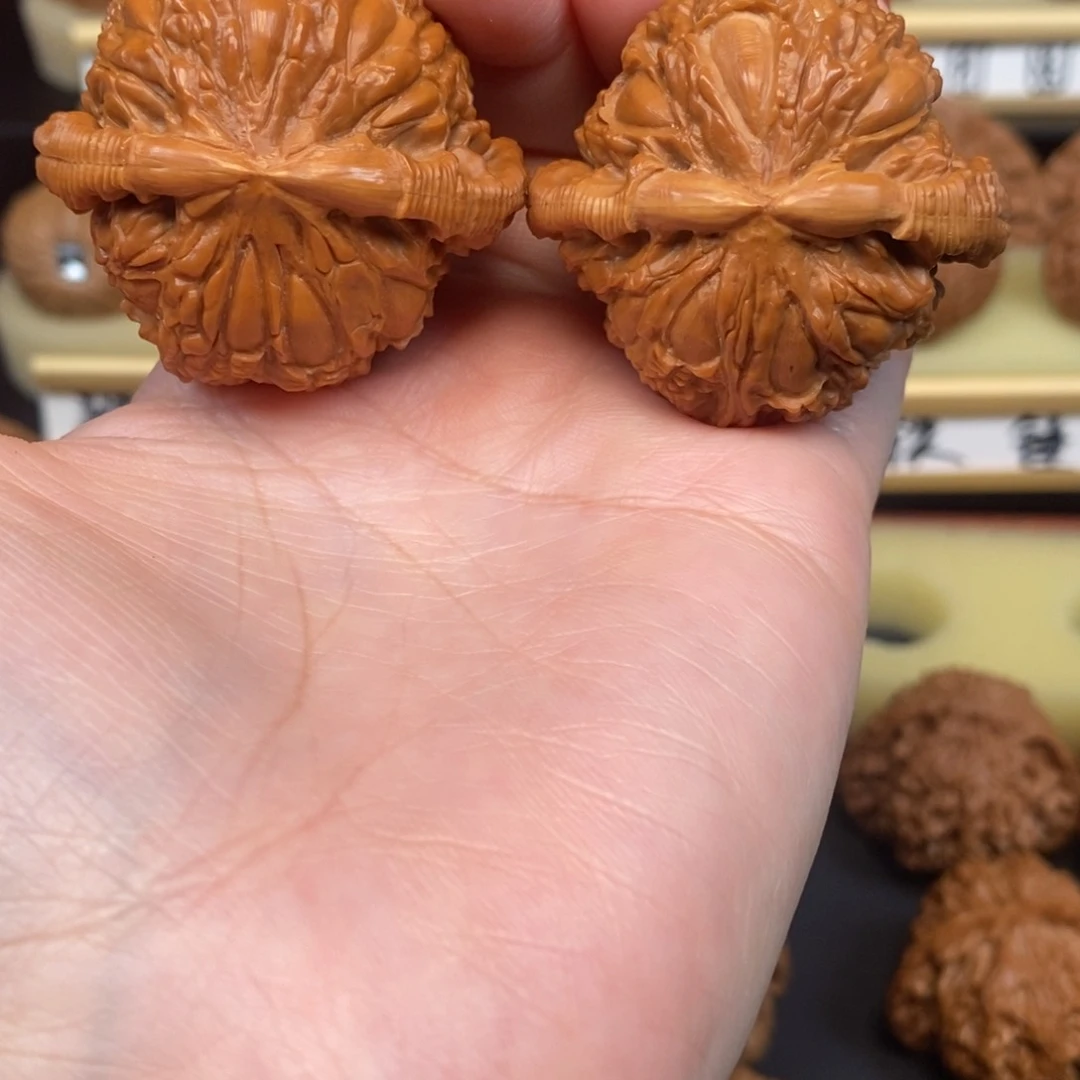 吊坠文玩核桃白狮子吞噬