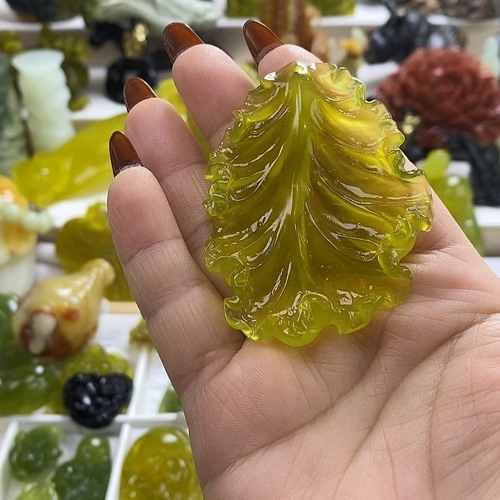 w***u蛇纹石玉未镶嵌颈饰