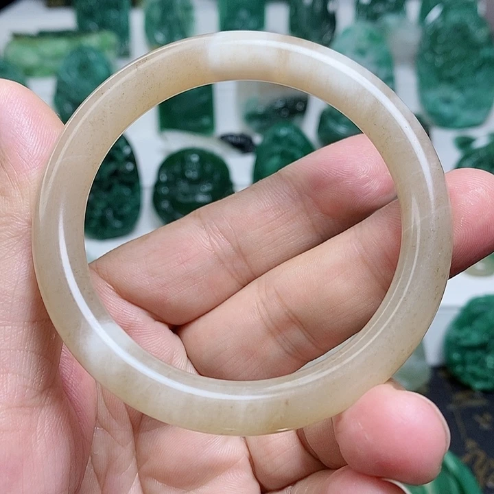 未镶嵌独山玉颈饰