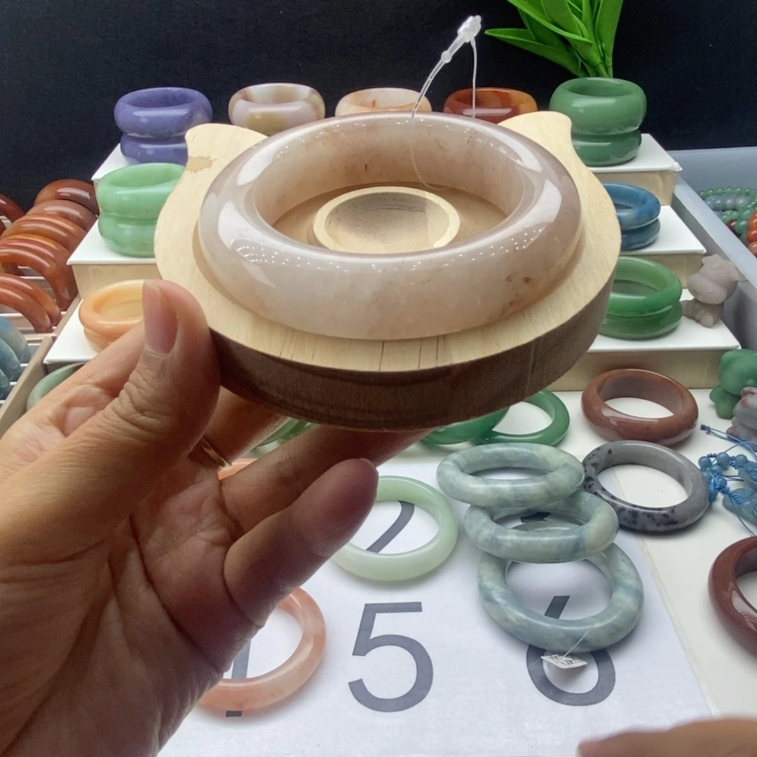 石英质玉未镶嵌手镯