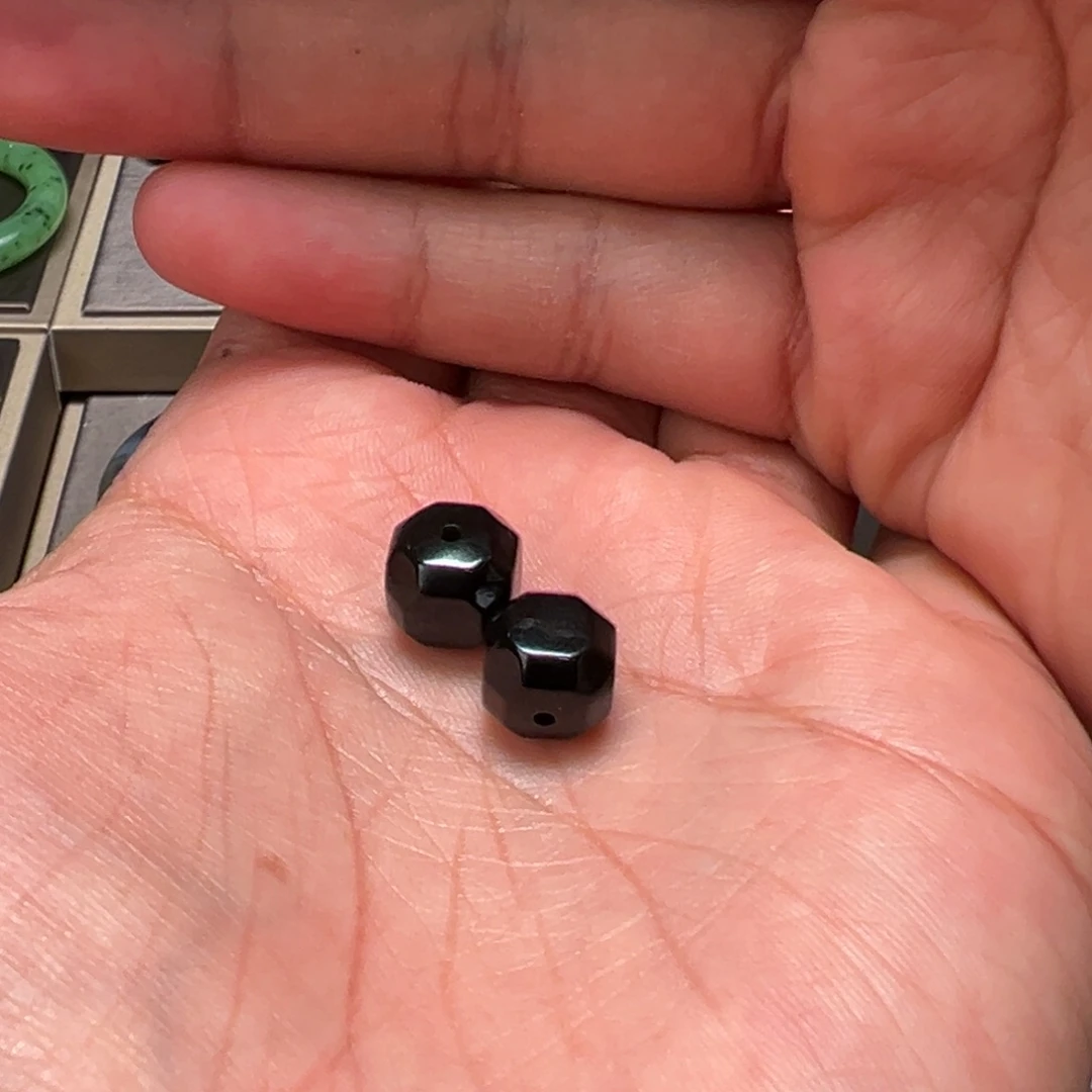 和田玉未镶嵌颈饰卡10mm一对