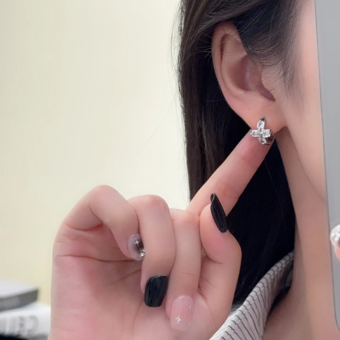 黑糖【耳饰】轻奢高级感微镶十字架耳扣百搭小众耳环E1842