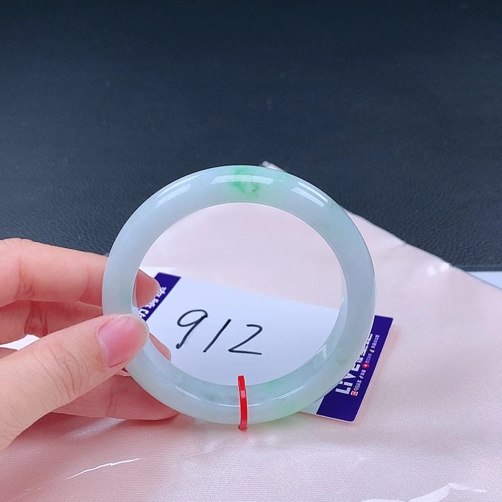 翡翠手镯未镶嵌手镯001860