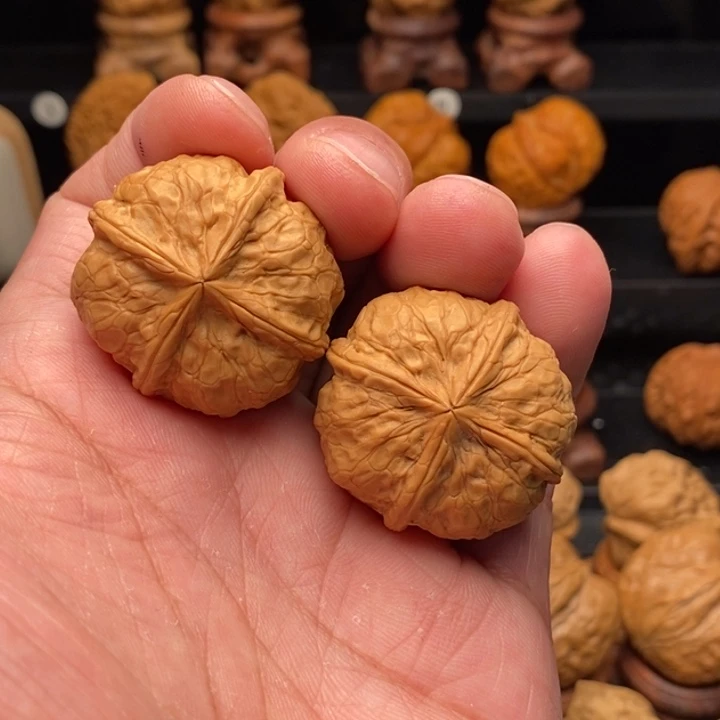 B***r把件文玩核桃……………………