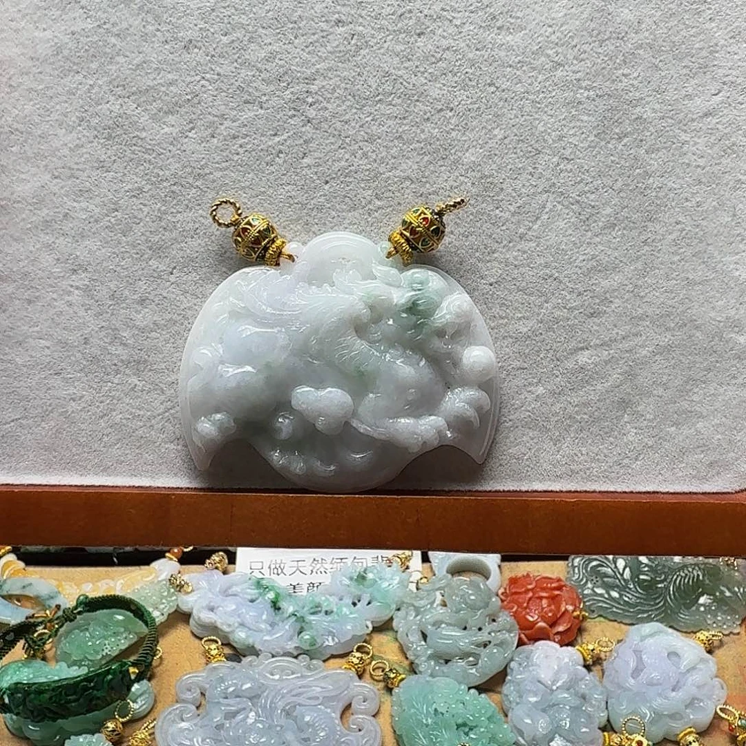 吊坠(赠链)未镶嵌翡翠