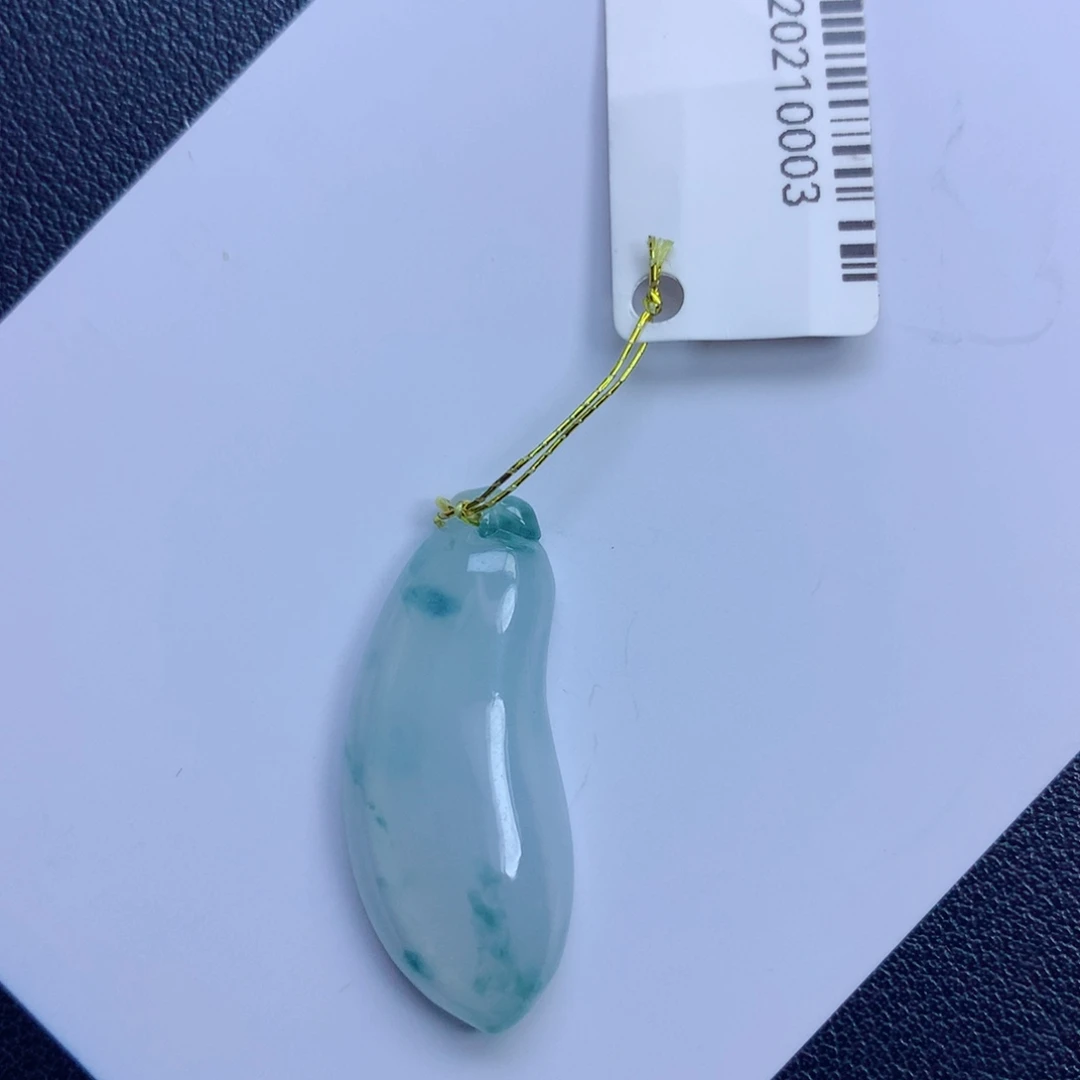翡翠未镶嵌颈饰福瓜