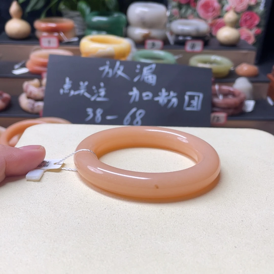 。***。石英质玉未镶嵌手镯