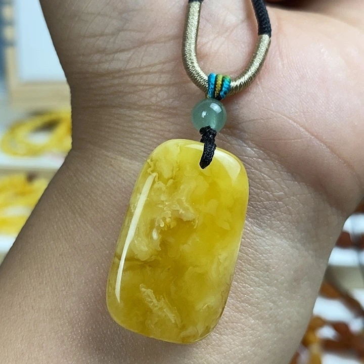 未镶嵌颈饰蜜蜡吊坠11