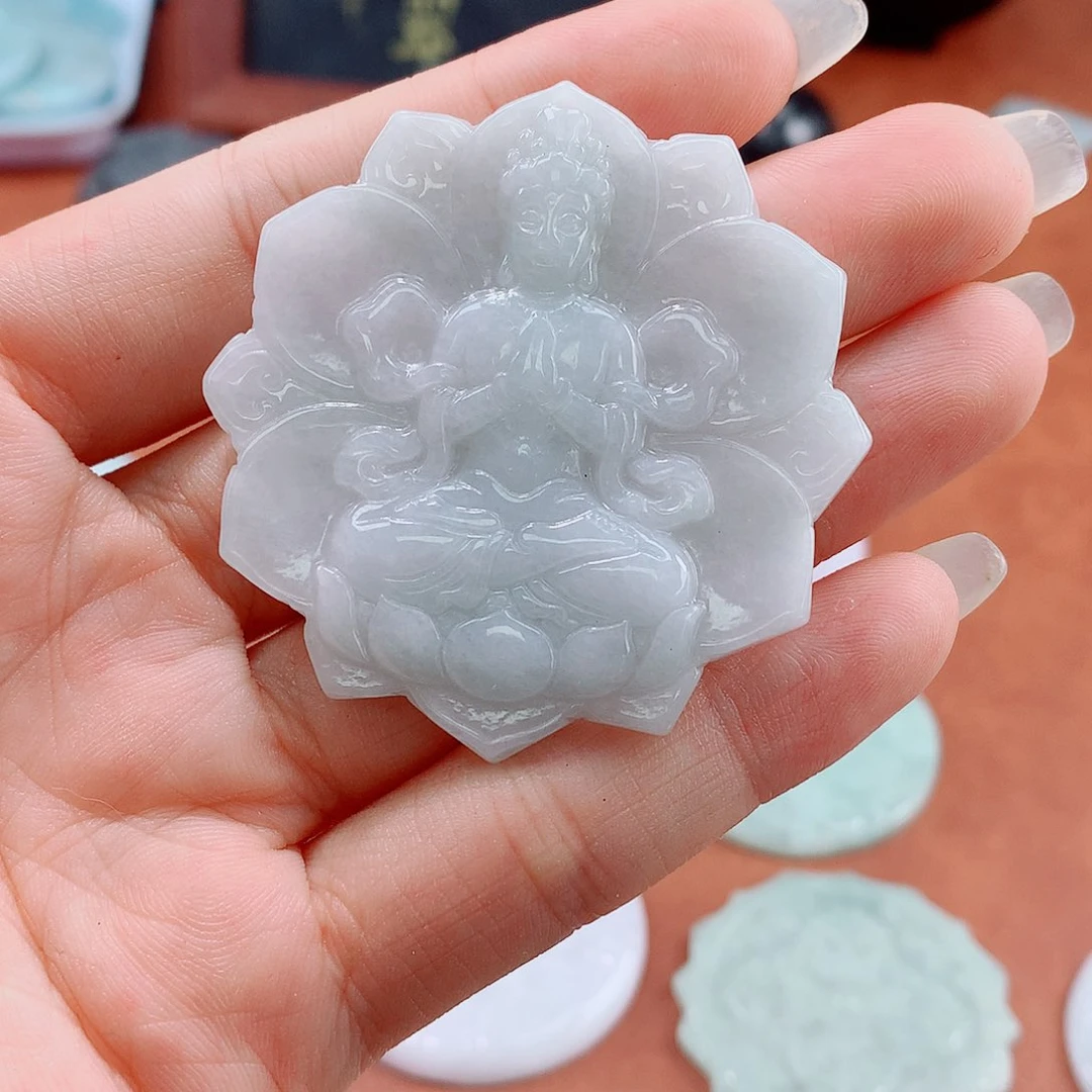 翡翠未镶嵌颈饰菩*天然缅甸A货翡翠