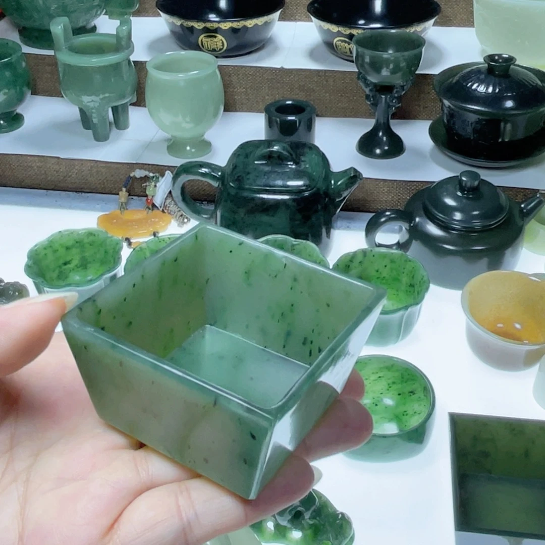 勼****和田玉未镶嵌挂件