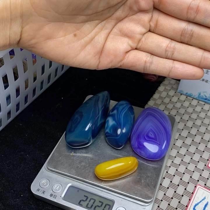 晨***～玛瑙/玉髓未镶嵌原石打孔不退不换