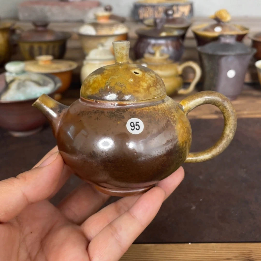 95陶泥。柴烧。