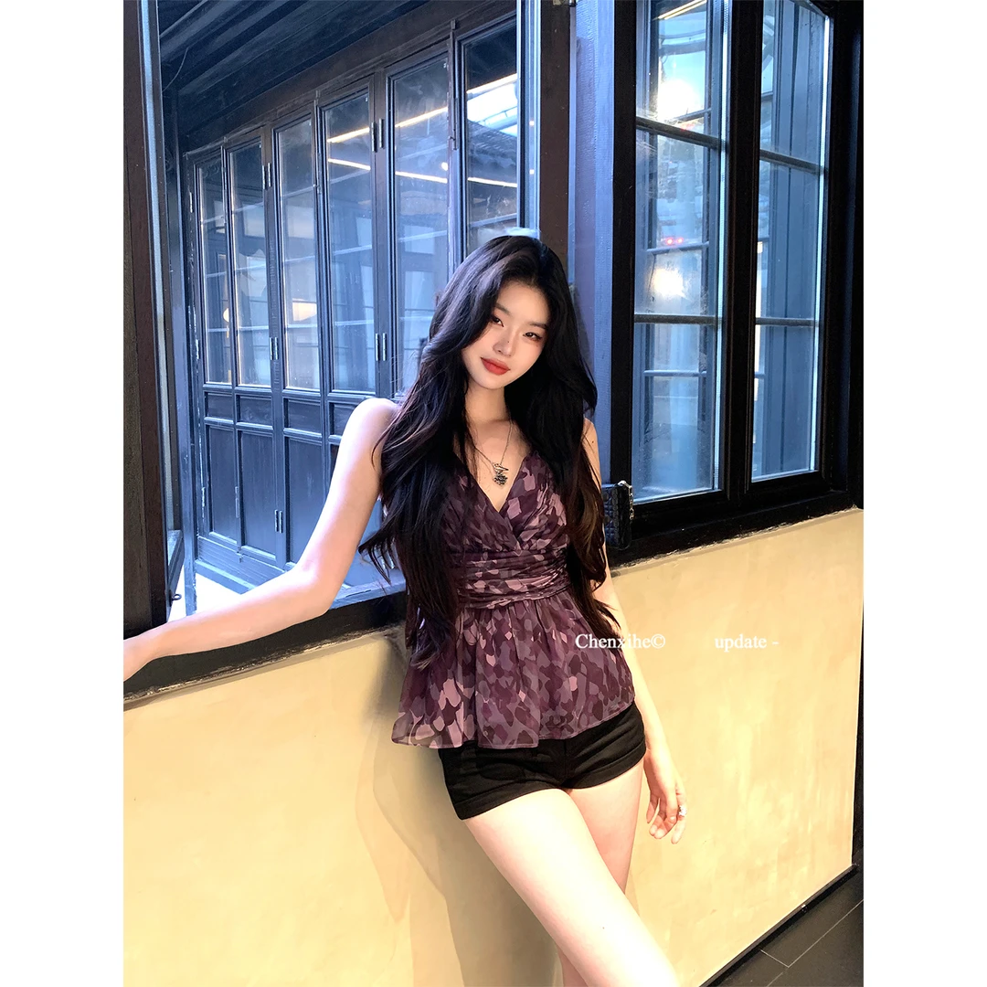 何晨曦 紫色碎花雪纺褶皱收腰背心吊带夏V领度假风无袖上衣T0882D