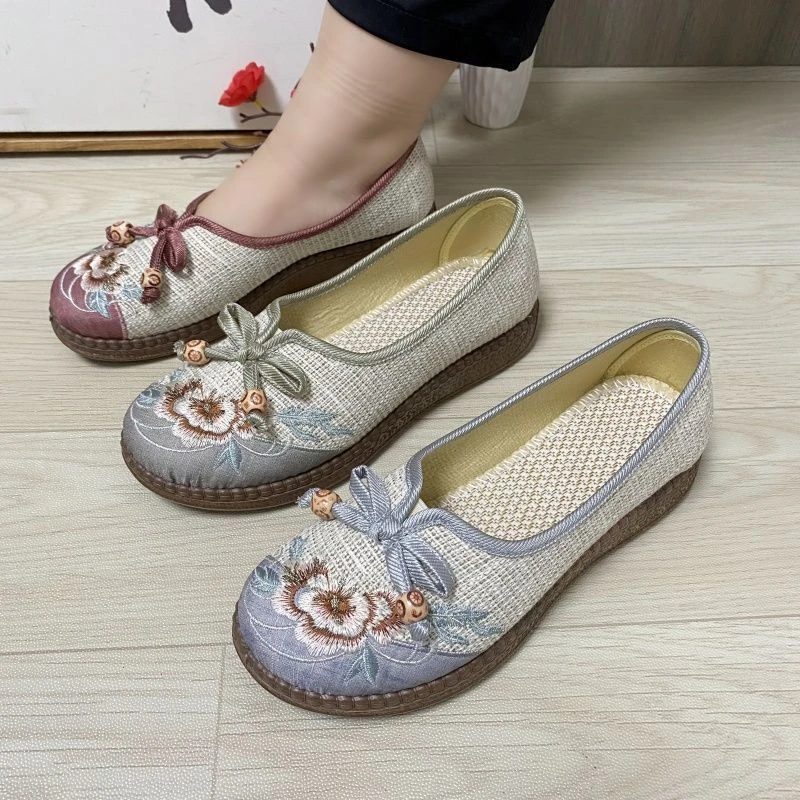 新款新中式老北京汉服绣花鞋一脚蹬妈妈单鞋布鞋软底舒适奶奶鞋女