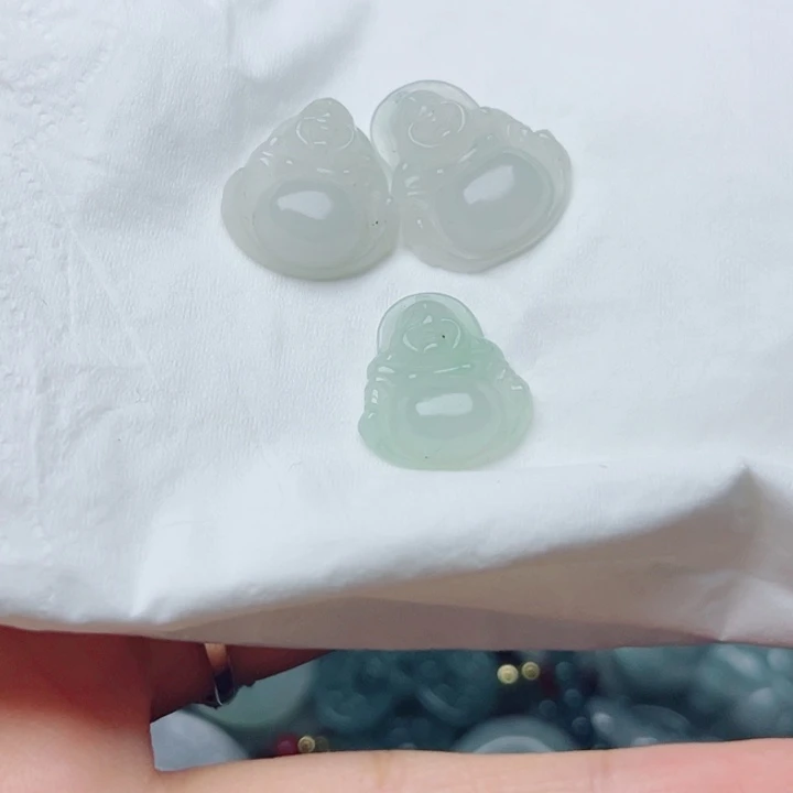 颈饰未镶嵌翡翠挂件