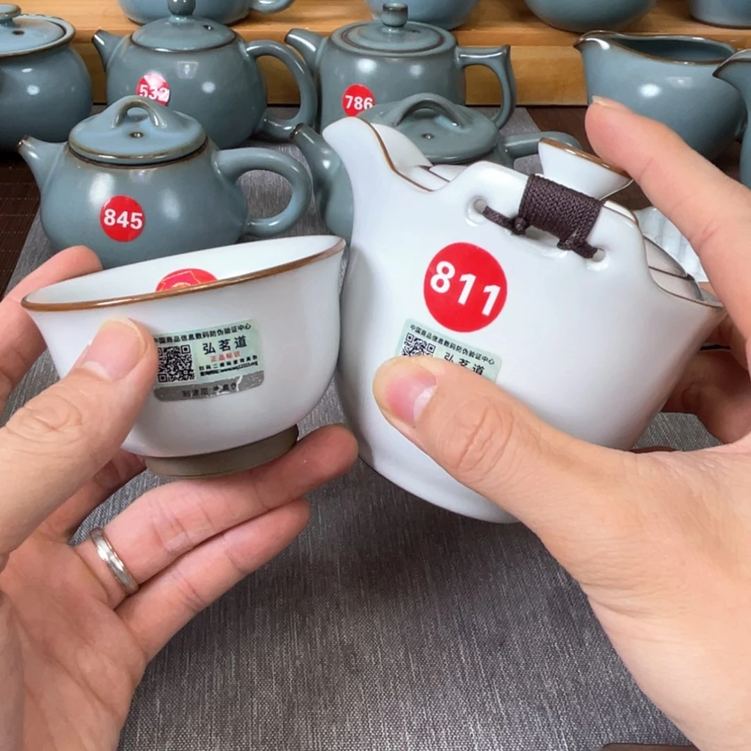 瓷片小微瑕。。。。。。。。。。。