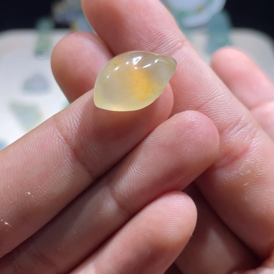 颈饰未镶嵌翡翠随形