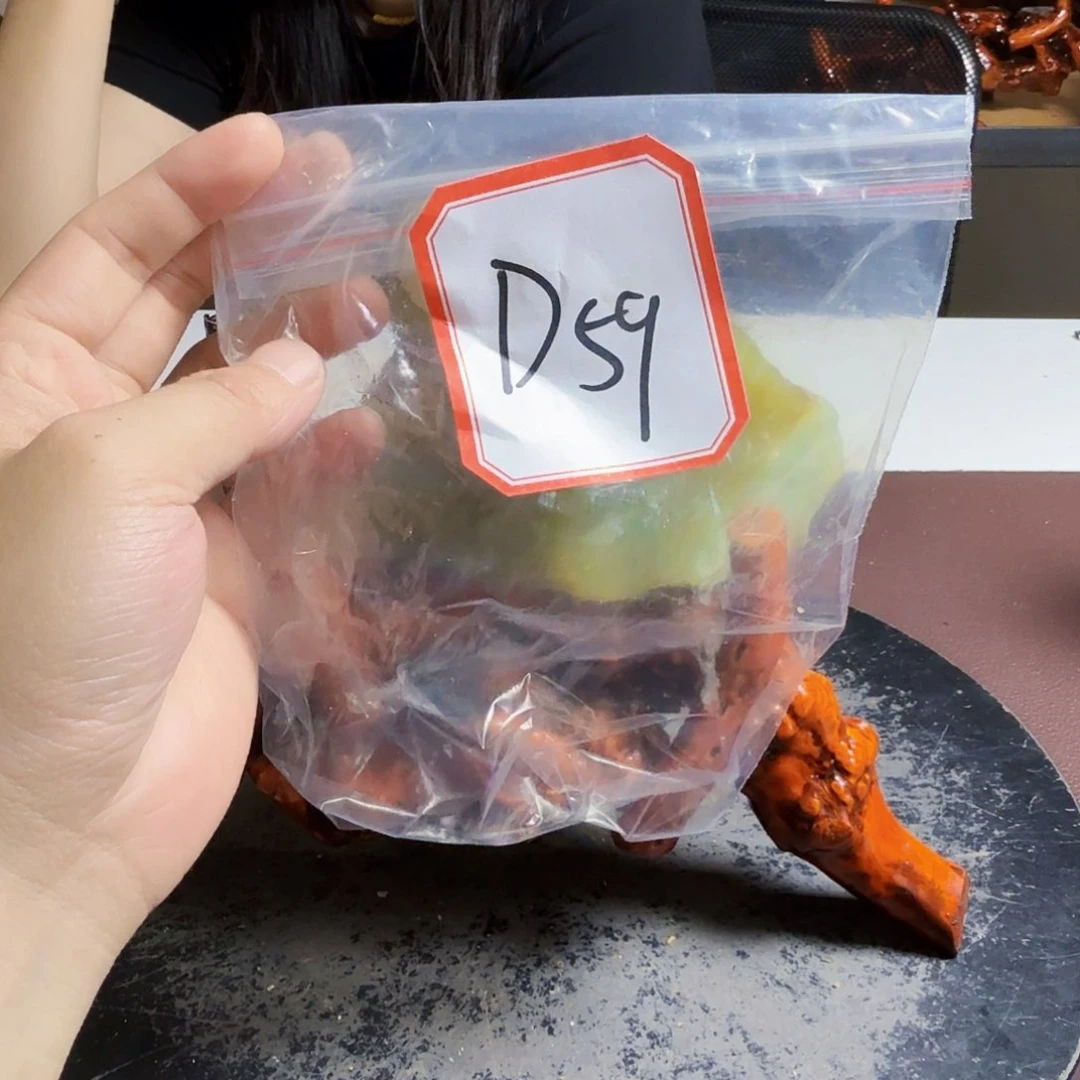 侠***客蛇纹石玉未镶嵌哈哈好