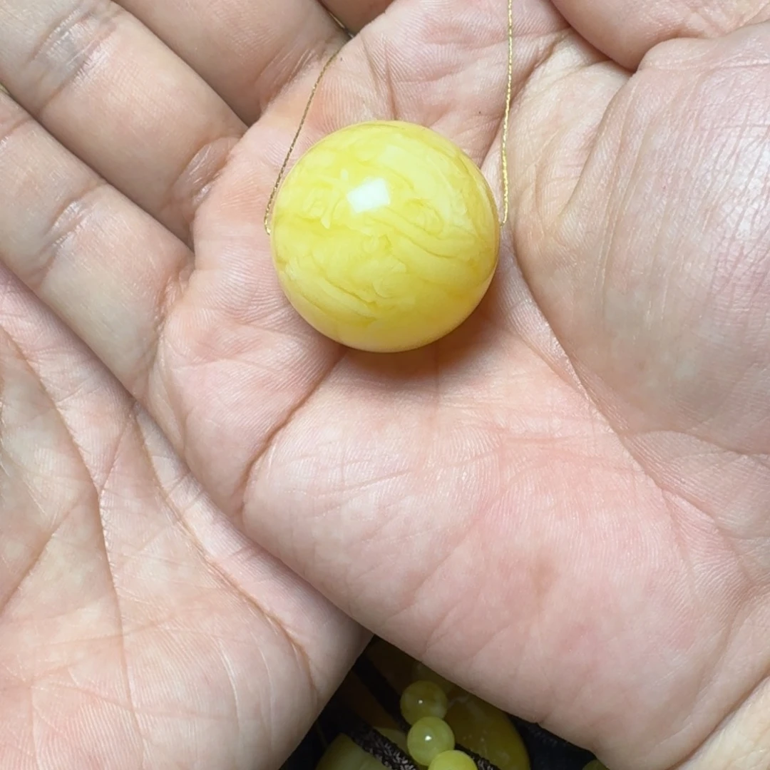 蜜蜡颈饰未镶嵌李