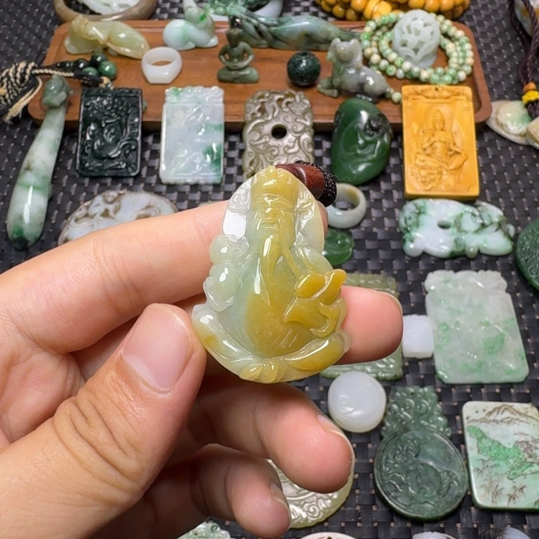 永***走颈饰未镶嵌翡翠翡翠颈饰未镶嵌