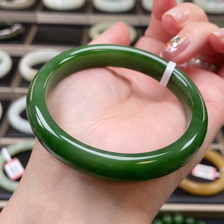 和田玉（碧玉）未镶嵌手镯