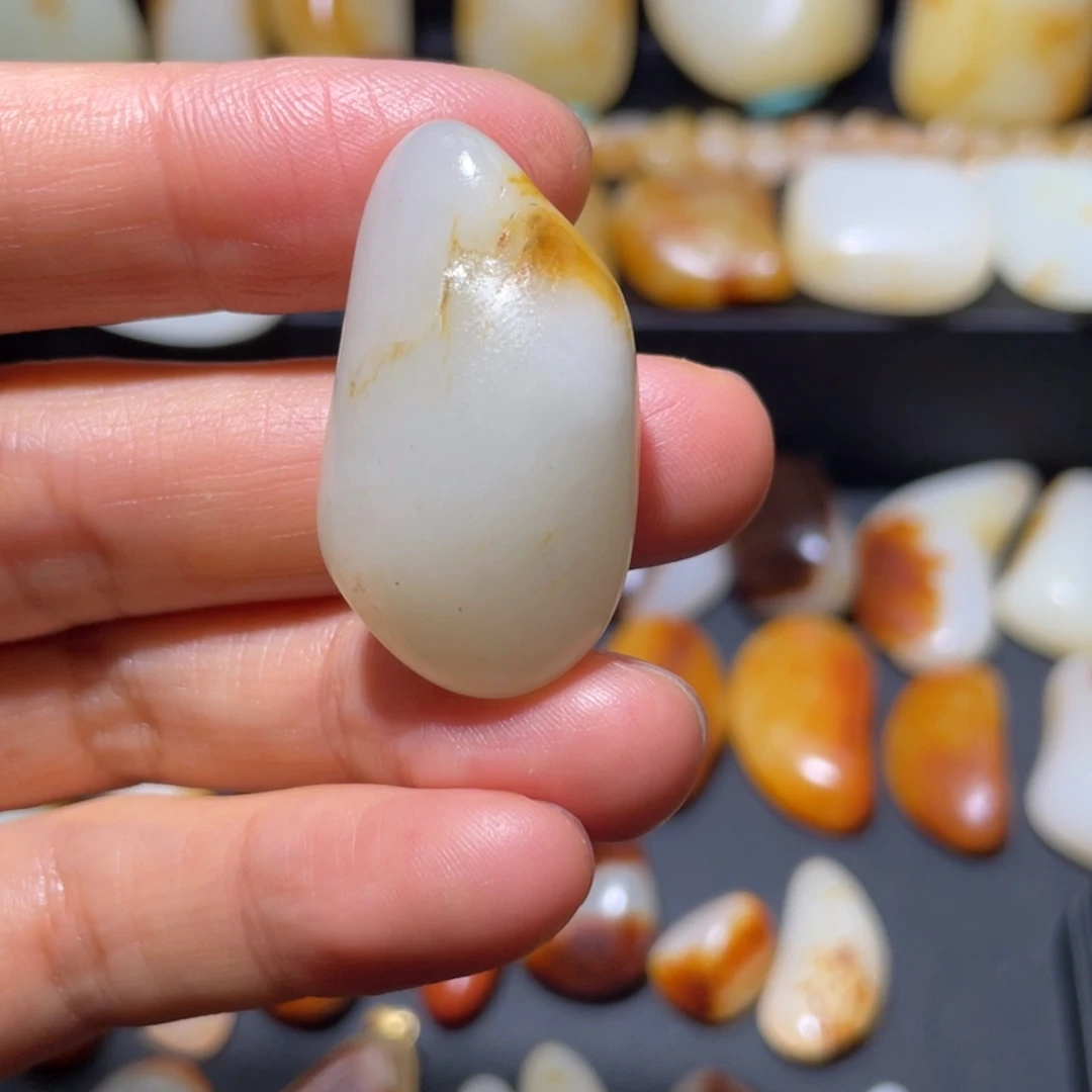 和田玉未镶嵌颈饰15.2g