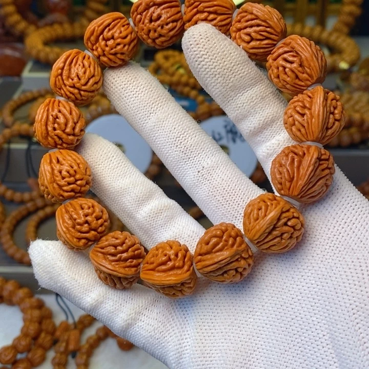 吊坠桃核秦岭龙纹