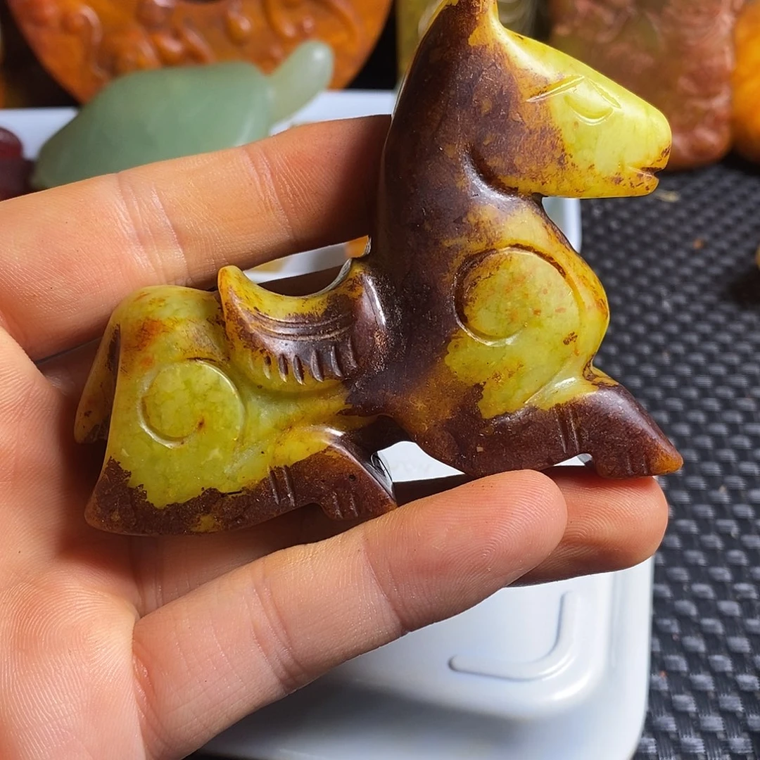 岫岩老玉（透闪石质玉）未镶嵌珠宝奇石