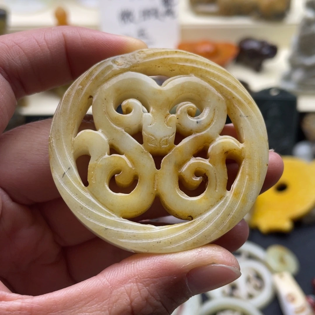 未镶嵌蛇纹石玉颈饰