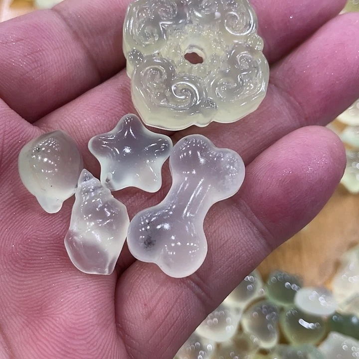 蛇纹石玉合金颈饰