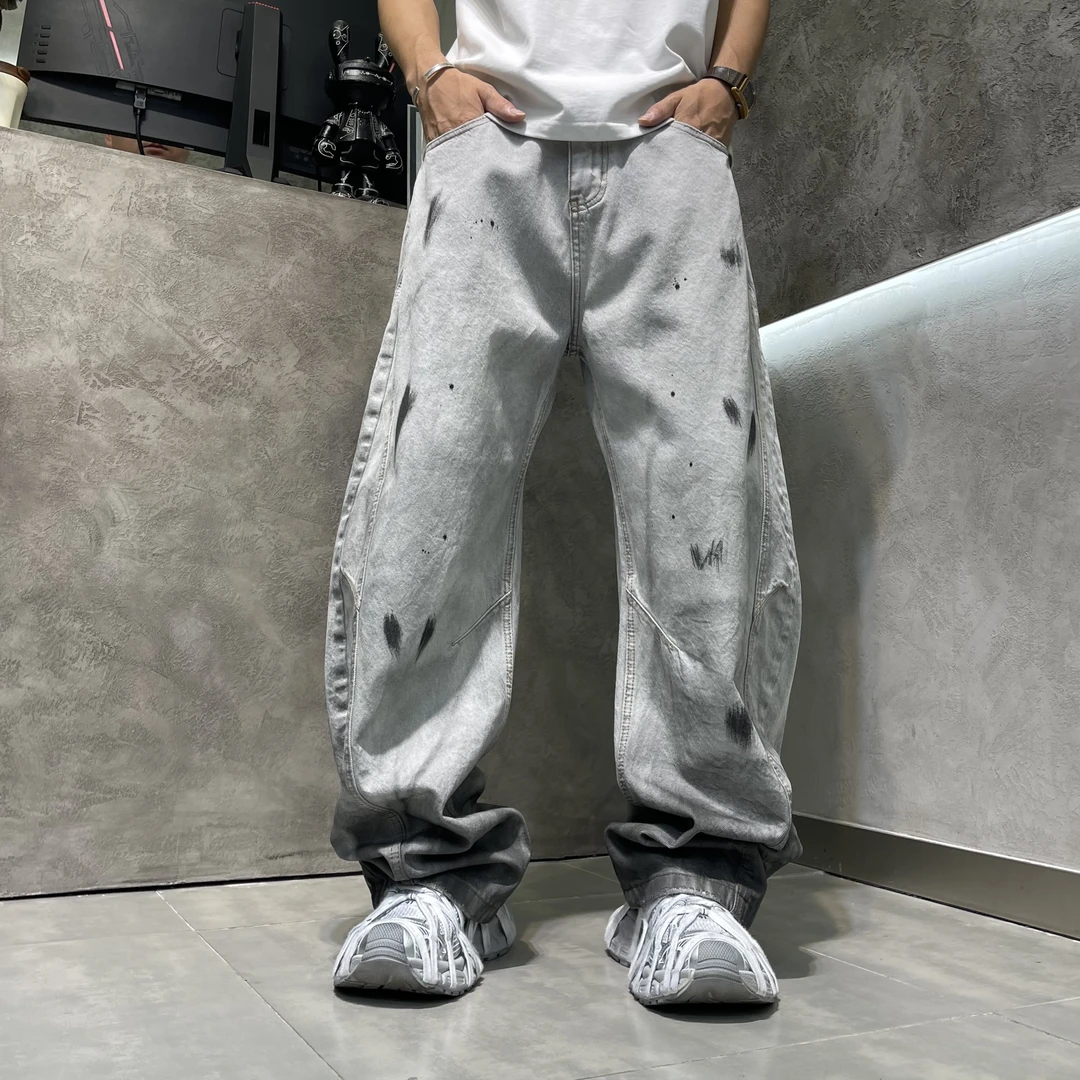 新款牛仔裤宽松大弯刀做旧美式复古秋季水洗渐变甩漆直筒长裤男