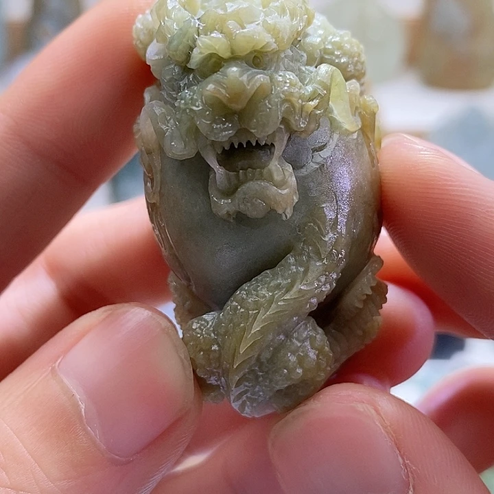 定制翡翠未镶嵌龙牌