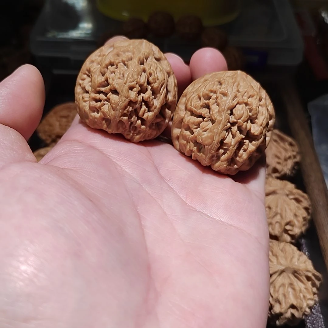 文玩核桃吊坠粗筋