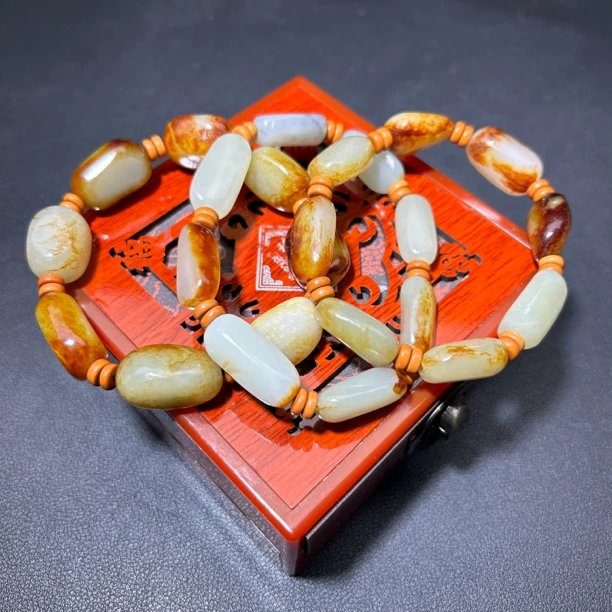 新疆和田玉 手串 八颗 一物一证支持全国复检 拍一发一多样性发货