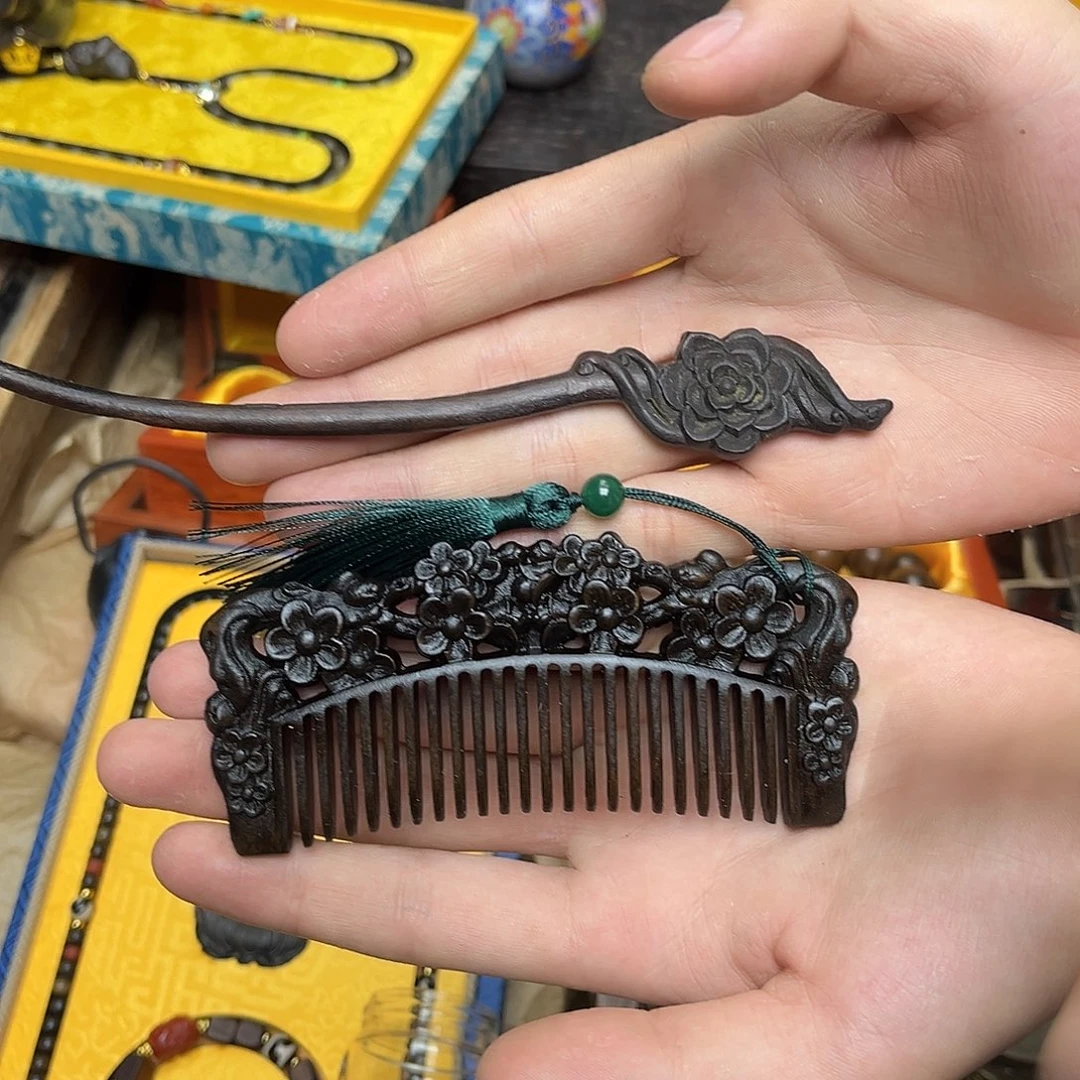 大叶紫檀（黑酸枝木类）