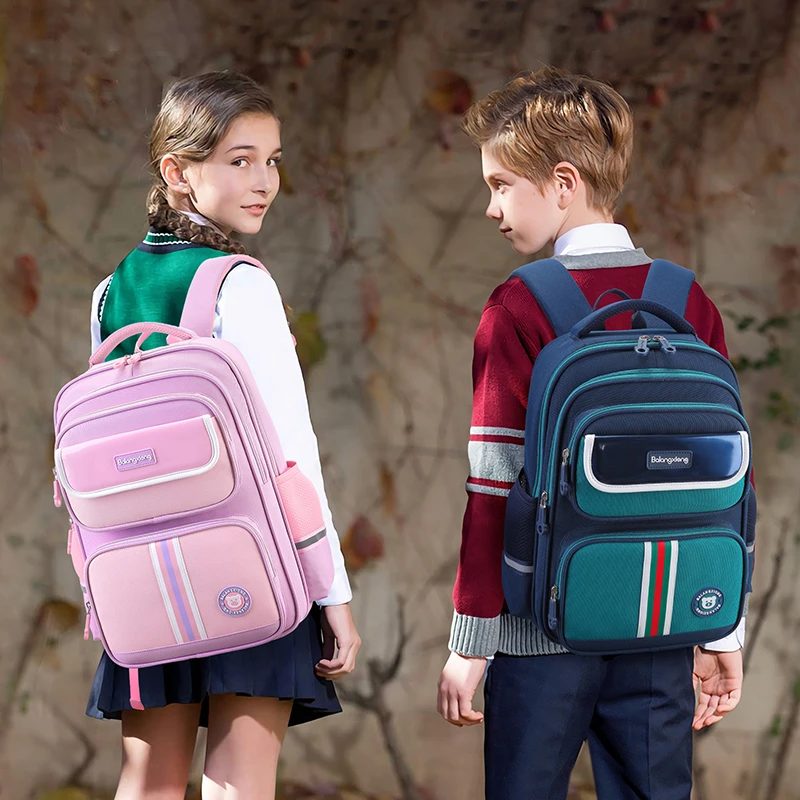 小学生书包男生2025新款轻便大容量护脊一三六年级双肩包背包女生