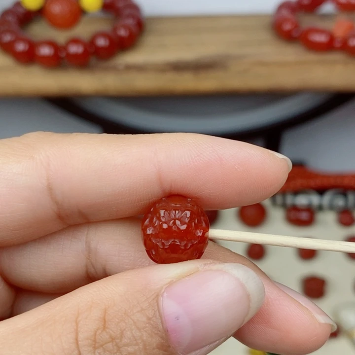 唐***鸿玛瑙/玉髓未镶嵌颈饰