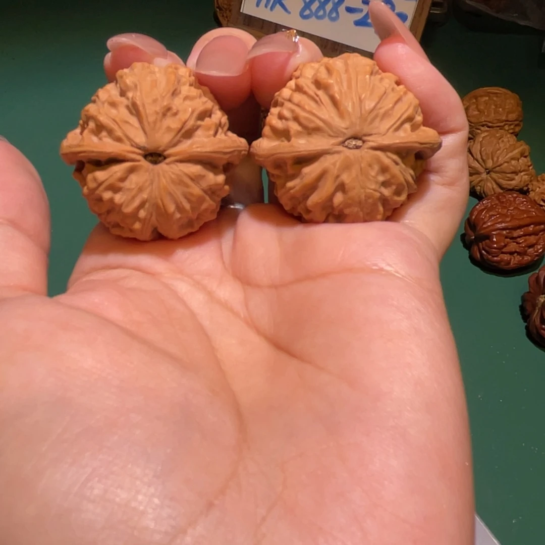 核***必文玩核桃把件35s金牛