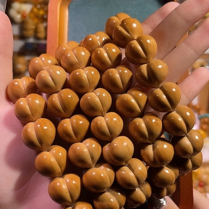 猴头核桃手串二等奶油屁桃卡16